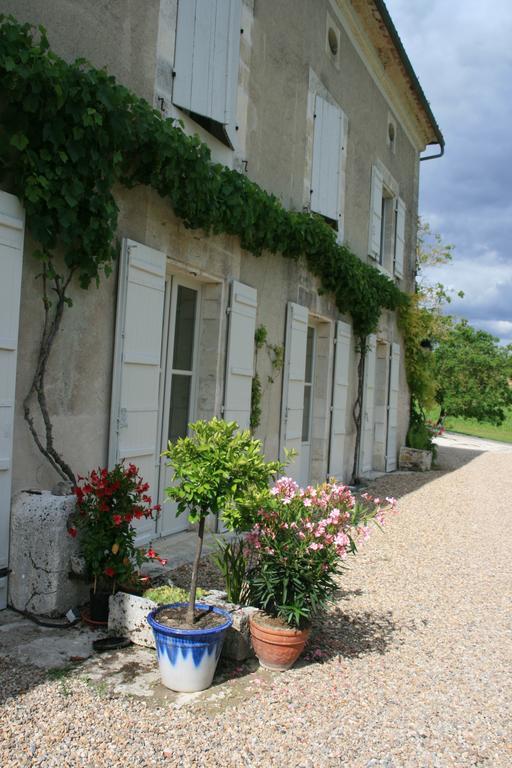 Bed and Breakfast Domaine de Puyrousse à Ribérac Extérieur photo